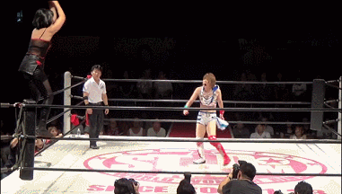 Hana Kimura delivers a huge missile dropkick to Mayu Iwatani!